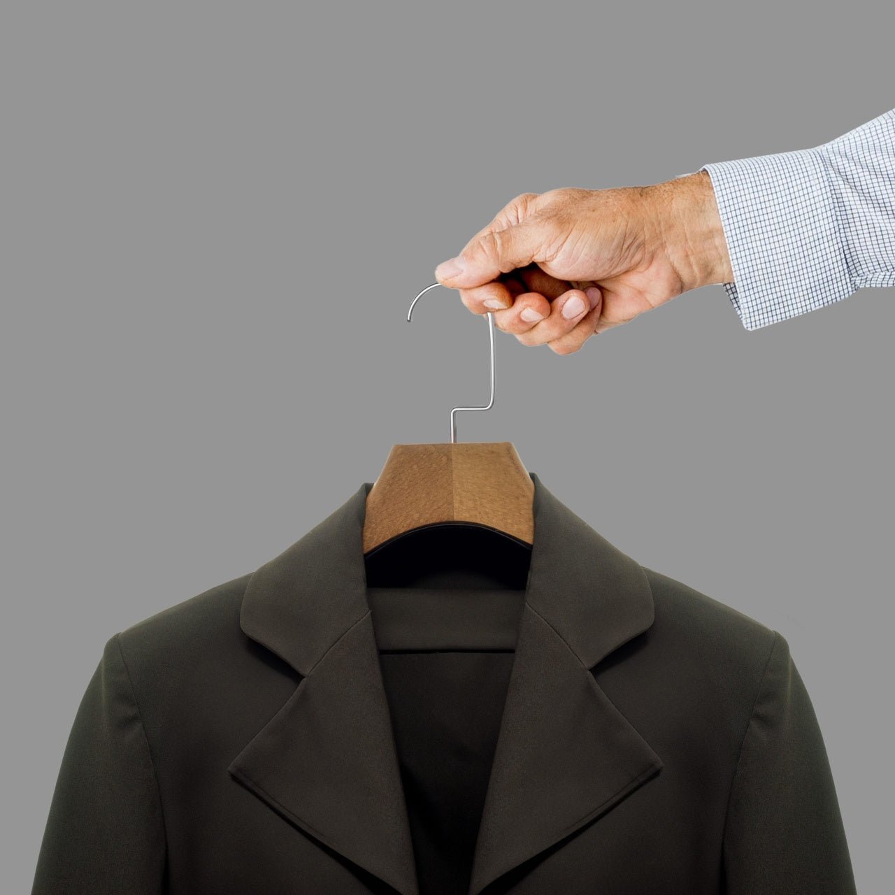 Umeraș de lux din lemn maro vintage cu cârlig rotativ, umeri lați și design modern - ideal pentru costume, sacouri, cămăși, bluze, jachete, paltoane și tricouri - HUMERO