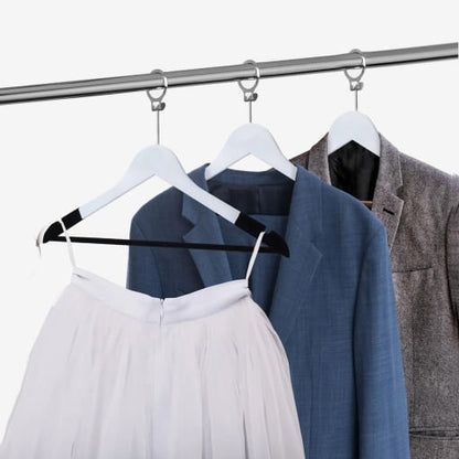 Umeraș hotelier din lemn alb cu margini de catifea, bară pentru pantaloni și design clasic – ideal pentru cămăși, bluze, pantaloni, tricouri și rochii