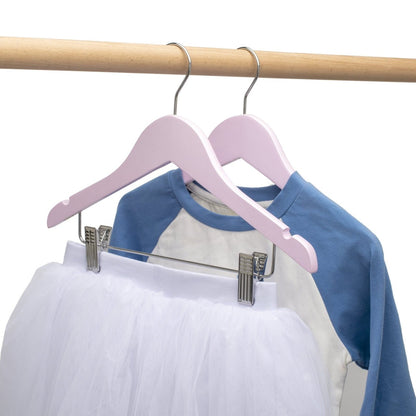 Umeraș pentru copii din lemn de arțar roz cu clipsuri metalice pentru pantaloni - ideal pentru tricouri, bluze și pantaloni - HUMERO